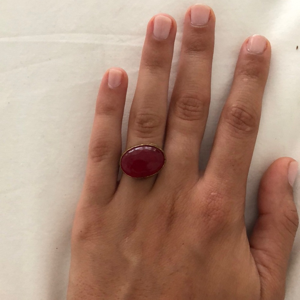 Fun gold ring w red stone
